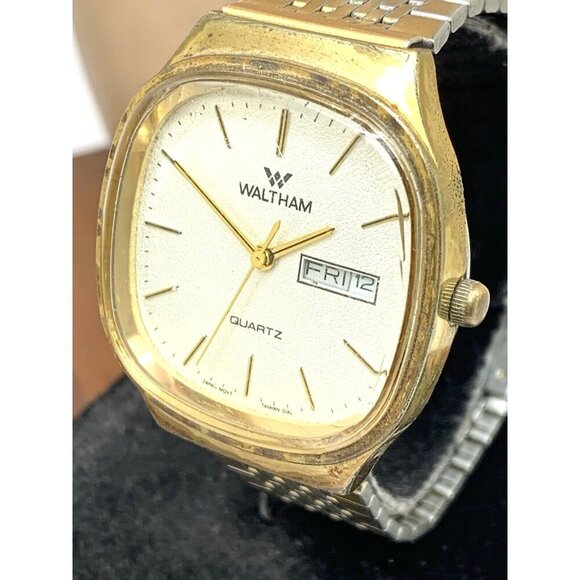 Waltham Mens Watch Vintage Quartz Silver Dial Day Date 33mm Gold Steel B… - Picture 1 of 13